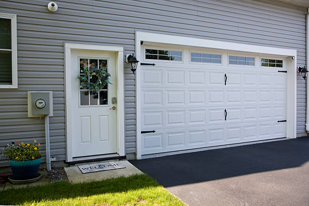 24/7 Emergency Garage Door Panel Replacement experts in Stoughton, WI